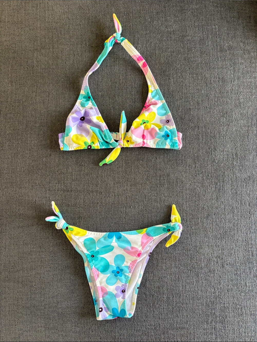 NWOT RARE Salinas colorful flower set. Size small